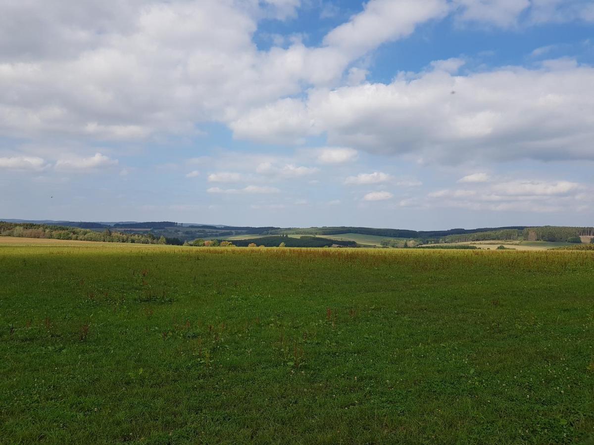 Des Blancs Cailloux Mousny